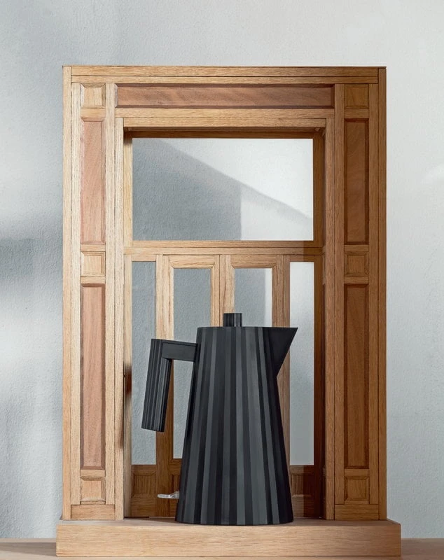 Alessi Plissé electric kettle 1,7 L, black