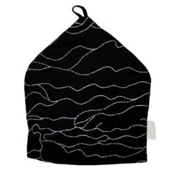 Saana Ja Olli Rakkauden Meri Tea Cozy, Black - White