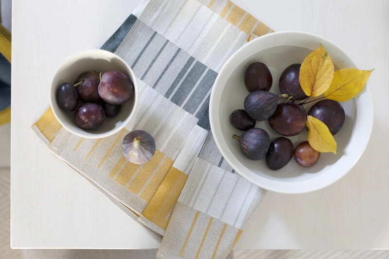 Lapuan Kankurit Sointu tea towel, linen - cloudberry - dark grey